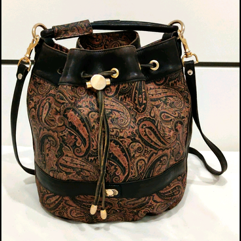 Bucket bag purse